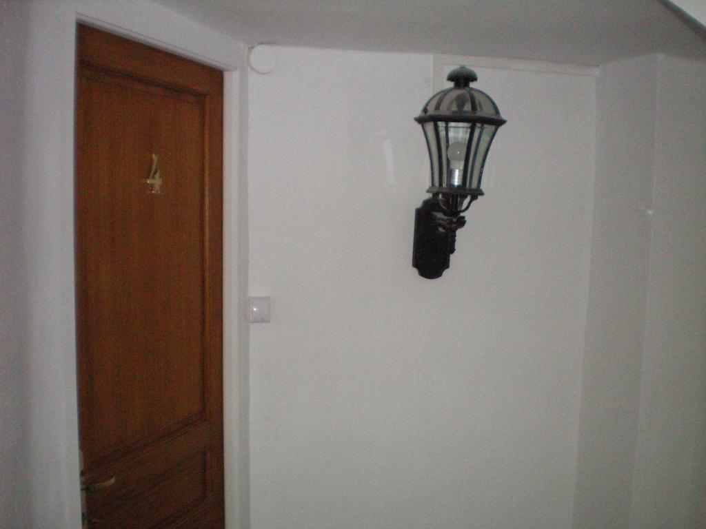 ヴィルヌーヴ・レ・ザヴィニョンル サン タンドレアパートメント 部屋 写真
